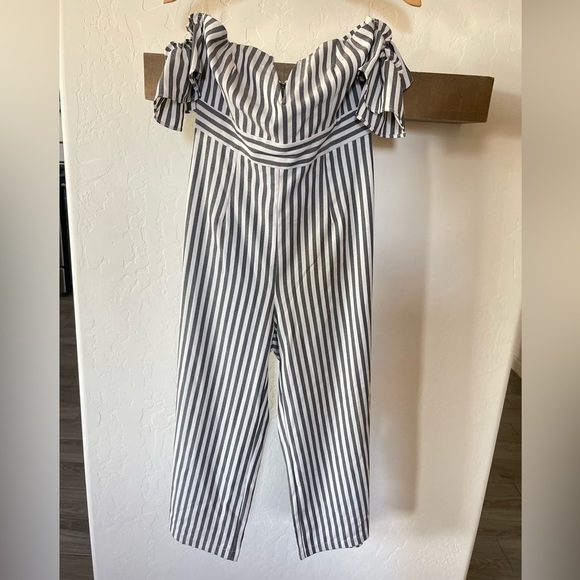 Privy| Nautical Pinstriped Strapless Jumpsuit in Cropped Wide Leg•••Size Large - Picture 2 of 15